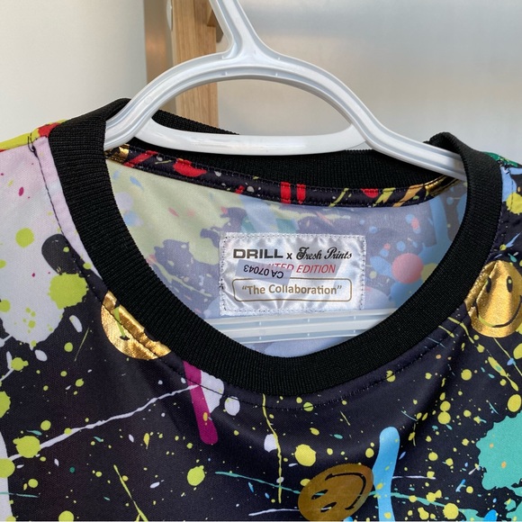 Smiley face t-shirt - Picture 3 of 6